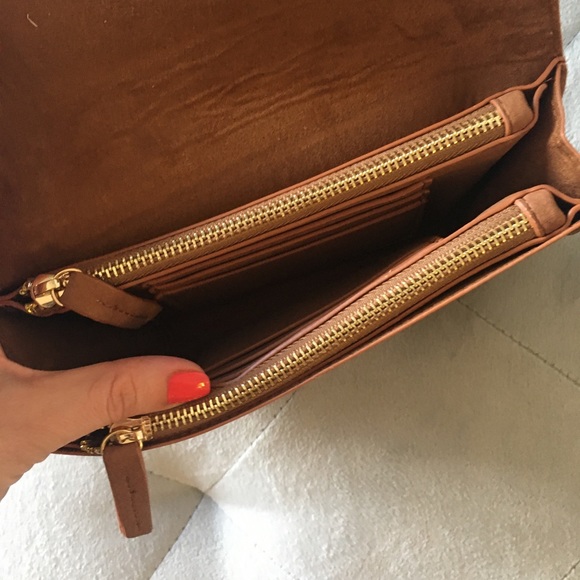 Clutch - Picture 3 of 4